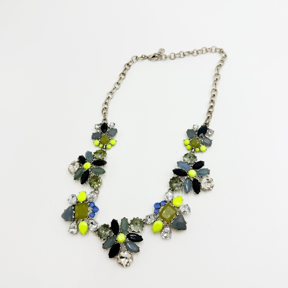 Stella & Dot Elodie Silvertone Floral Statement Necklace Rhinestone - Picture 4 of 10